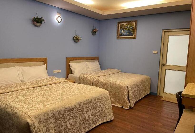 اتاق سوپریور چهار تخته, Emmanuel Farmhouse