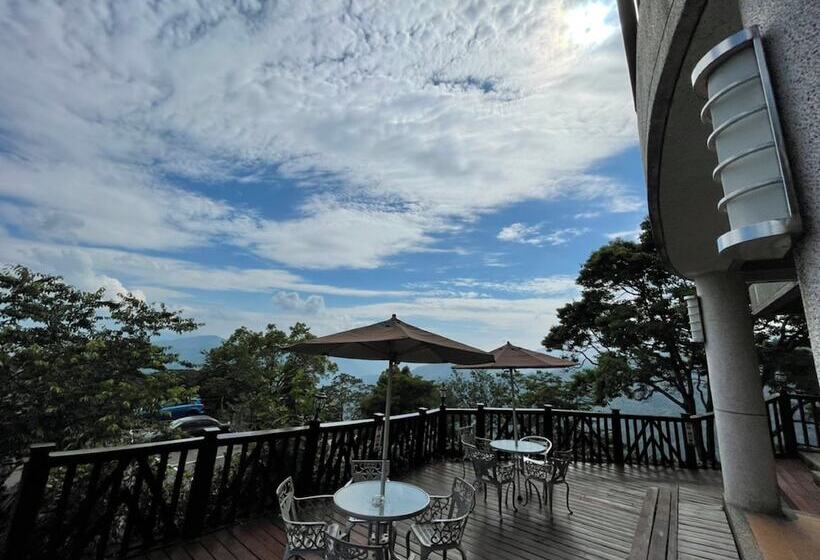 اتاق استاندارد چهار تخته, Emmanuel Farmhouse