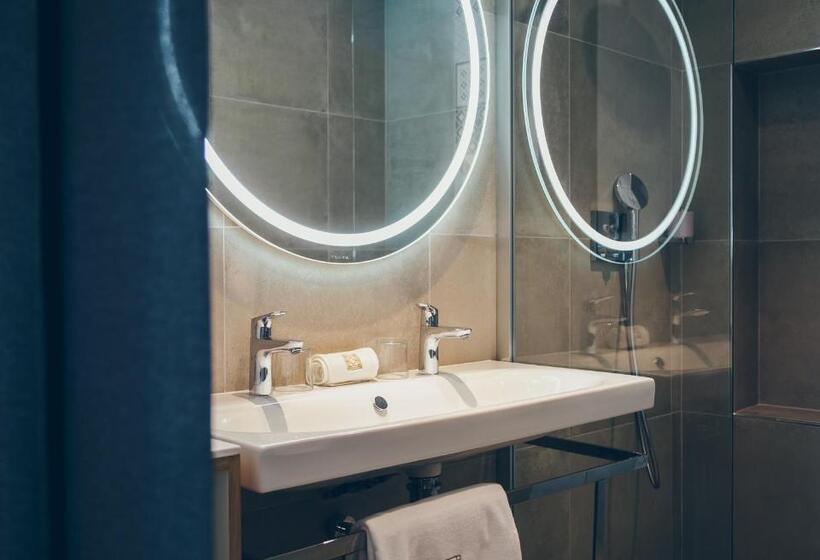 اتاق استاندارد با چشم‌انداز دریاچه, & Spa Villa Seren