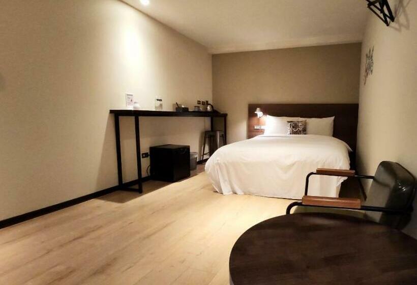 اتاق استاندارد, Just Live Inn  Keelung