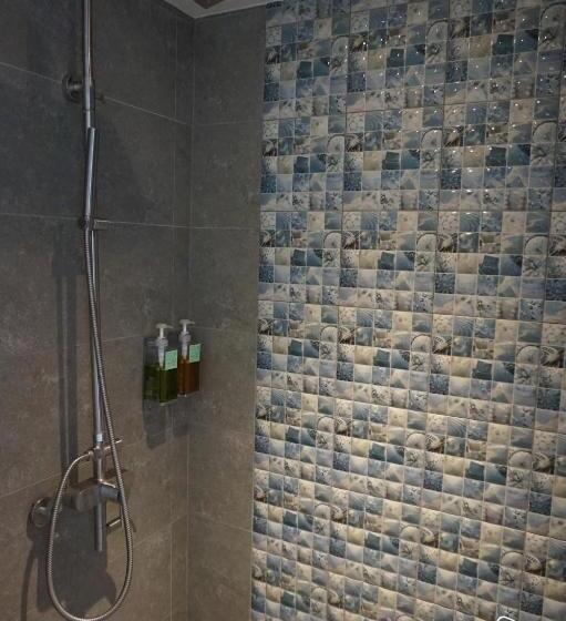 اتاق خانوادگی, River Forest Leisure Farm