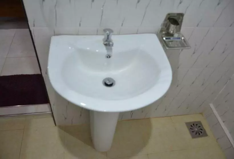 Deluxe Kolmen Hengen Huone, Sunny Lanka Guest House
