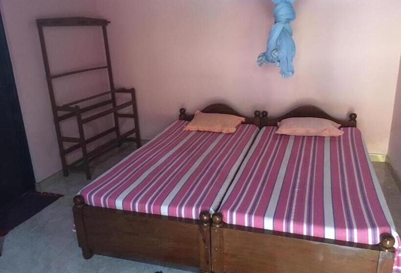اتاق استاندارد سه تخته با بالکن, Sunny Lanka Guest House