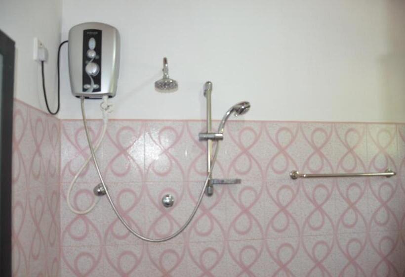 اتاق استاندارد سه تخته با بالکن, Sunny Lanka Guest House