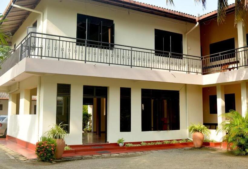 Номер Стандарт Вид на Сад, Sunny Lanka Guest House