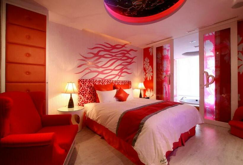 اتاق استاندارد با وان آب گرم, Melody Motel