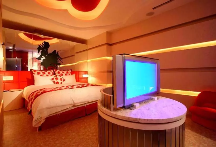 اتاق سوپریور با وان آب گرم, Melody Motel