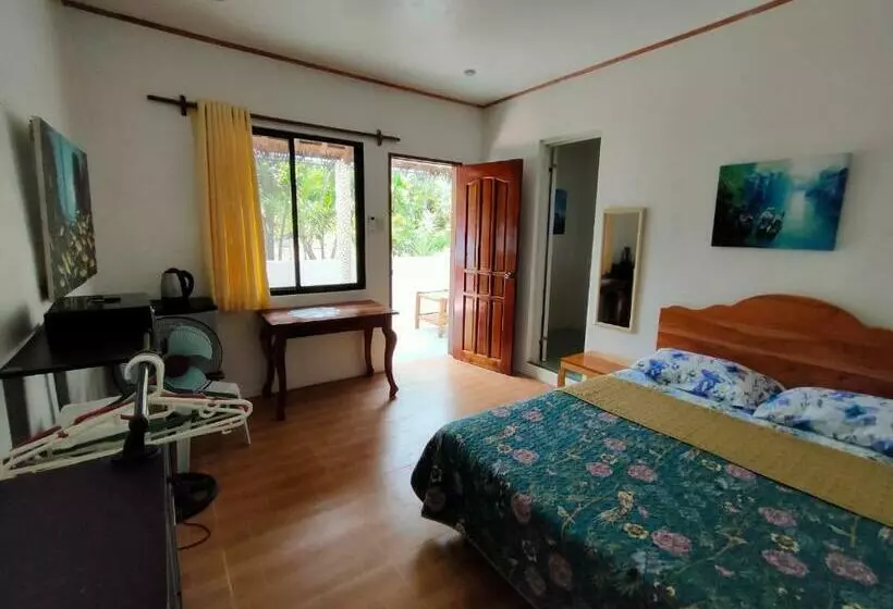 片側に海が見えるデラックスルーム, Moalboal T Breeze Coastal Resort