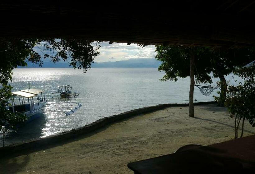 豪华海景房带阳台, Moalboal T Breeze Coastal Resort