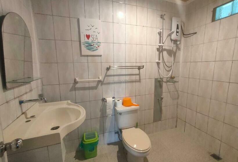 豪华海景房带阳台, Moalboal T Breeze Coastal Resort