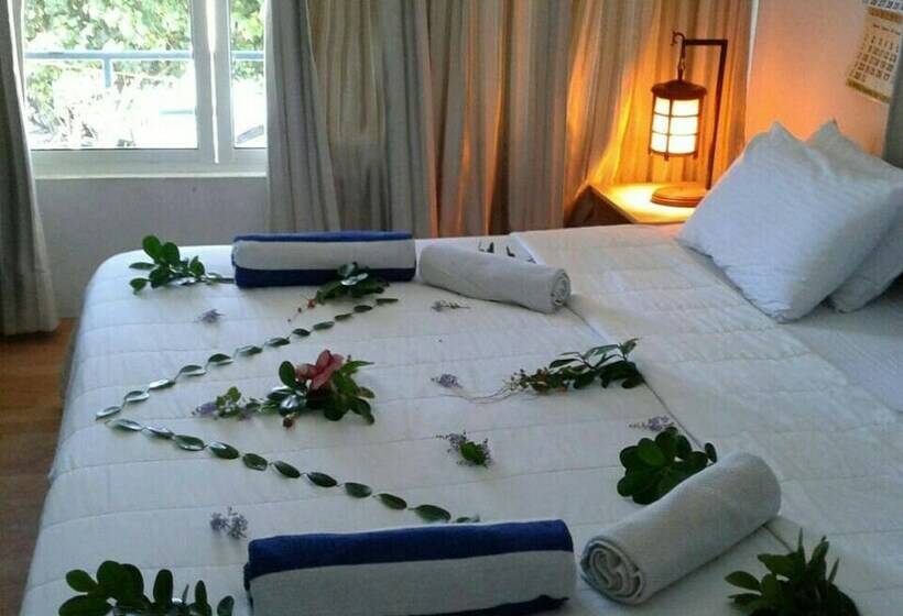 اتاق استاندارد با چشم‌انداز دریا, Batuta Maldives Surf View