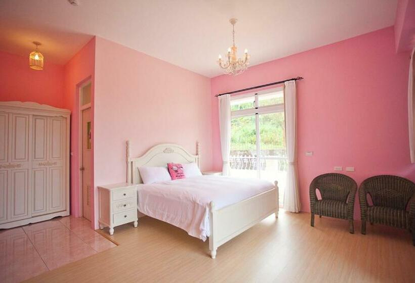 Classic Kamer, Bear Meets Moose Homestay B&b