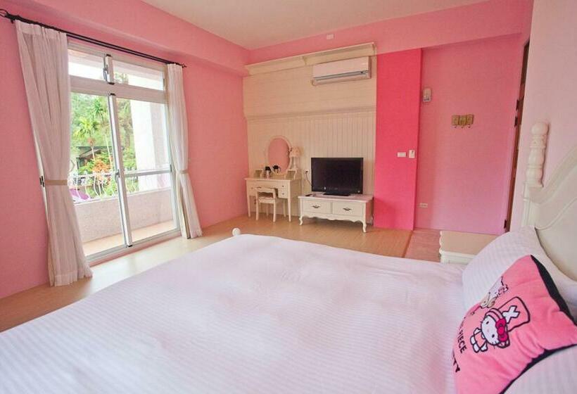 Classic Kamer, Bear Meets Moose Homestay B&b