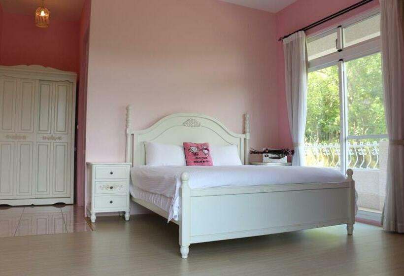 Classic Kamer, Bear Meets Moose Homestay B&b