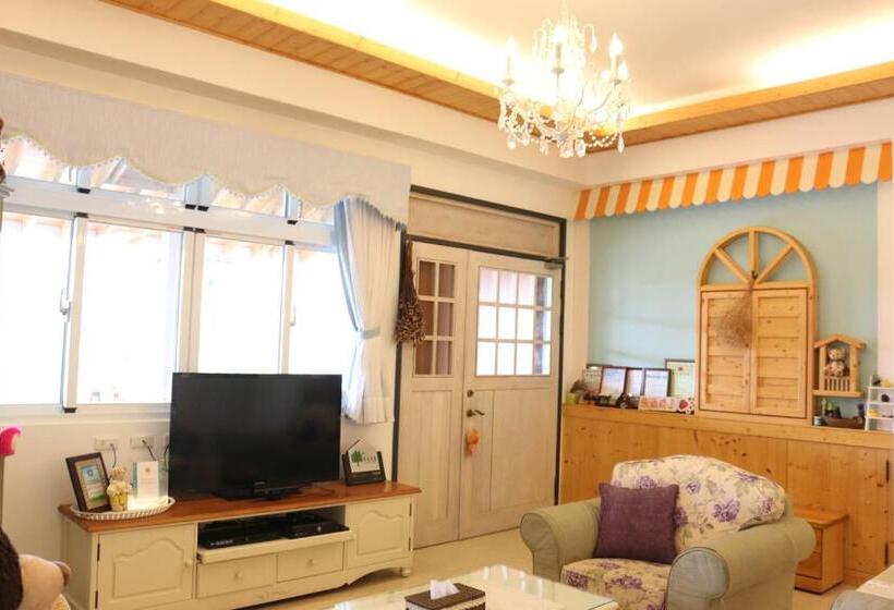 Deluxe Vierpersoonskamer, Bear Meets Moose Homestay B&b