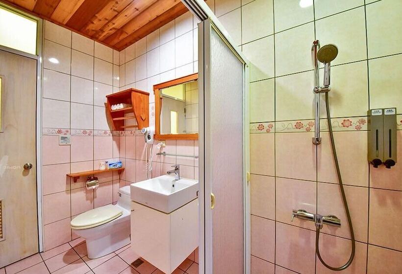 Deluxe Vierpersoonskamer, Bear Meets Moose Homestay B&b