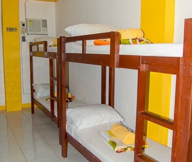 تختخواب در اتاق مشترک, Moalboal Tropics