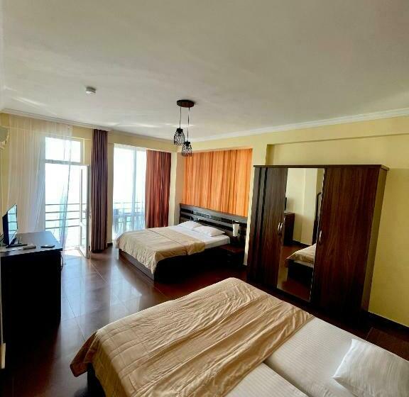 اتاق خانوادگی, Lazuri