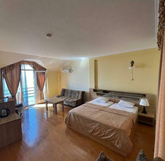 سوییت جونیور, Lazuri