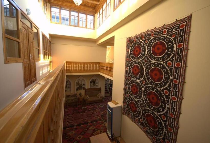 スタンダードトリプルルーム, B&b Emir