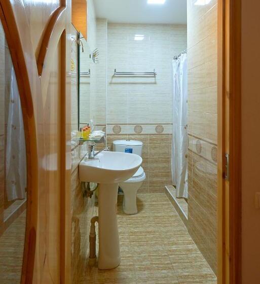 スタンダードトリプルルーム, B&b Emir