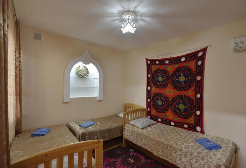 スタンダードトリプルルーム, B&b Emir