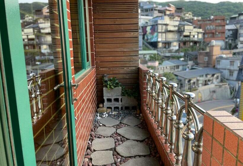 اتاق خانوادگی, Jing Zhan