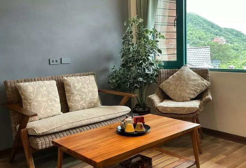 اتاق خانوادگی, Jing Zhan