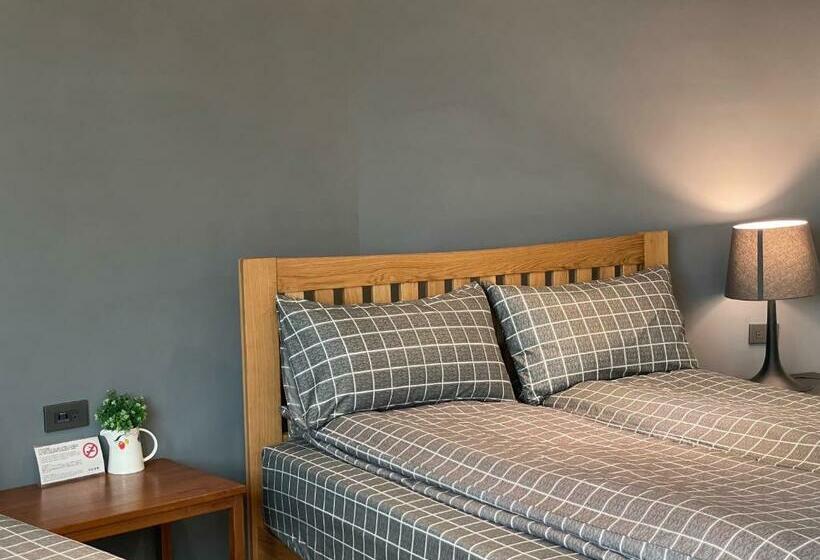 اتاق خانوادگی, Jing Zhan