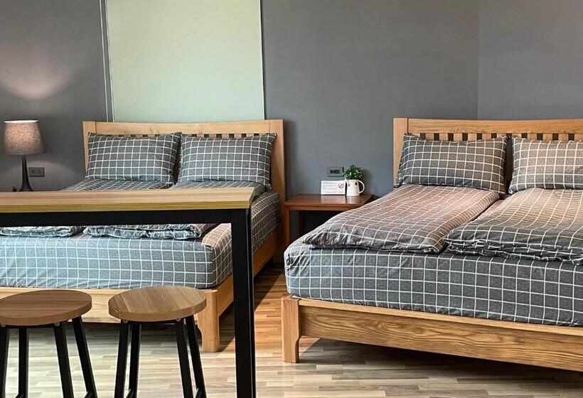 اتاق خانوادگی, Jing Zhan