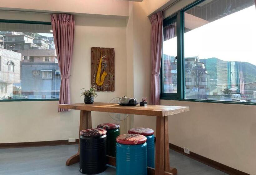 اتاق خانوادگی, Jing Zhan