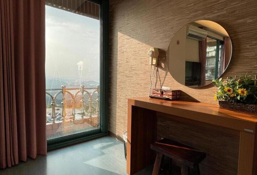 اتاق خانوادگی, Jing Zhan