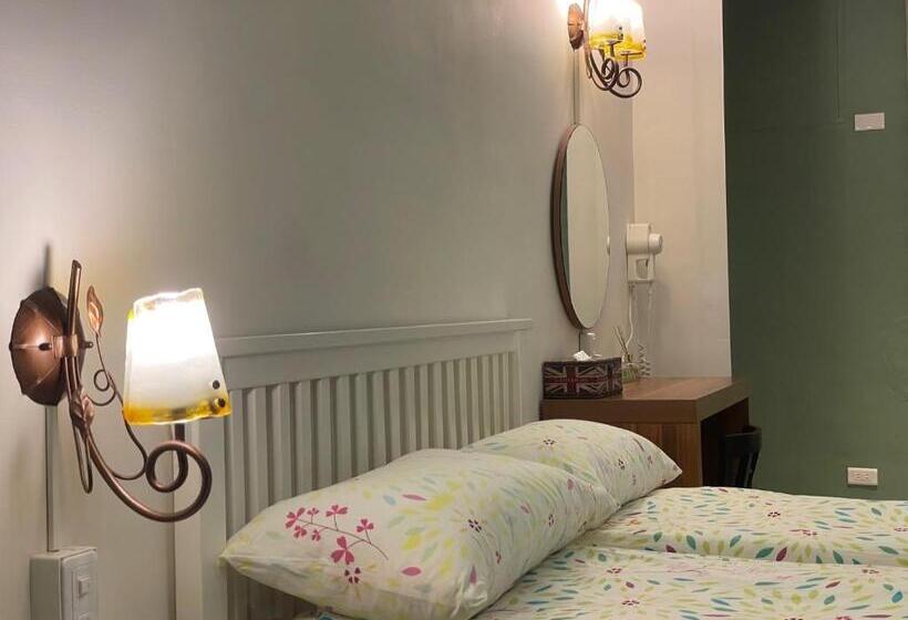 اتاق خانوادگی با چشم‌انداز کوه, Jing Zhan