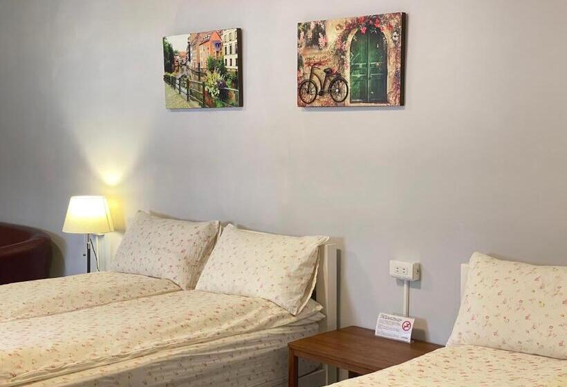 اتاق خانوادگی با چشم‌انداز کوه, Jing Zhan