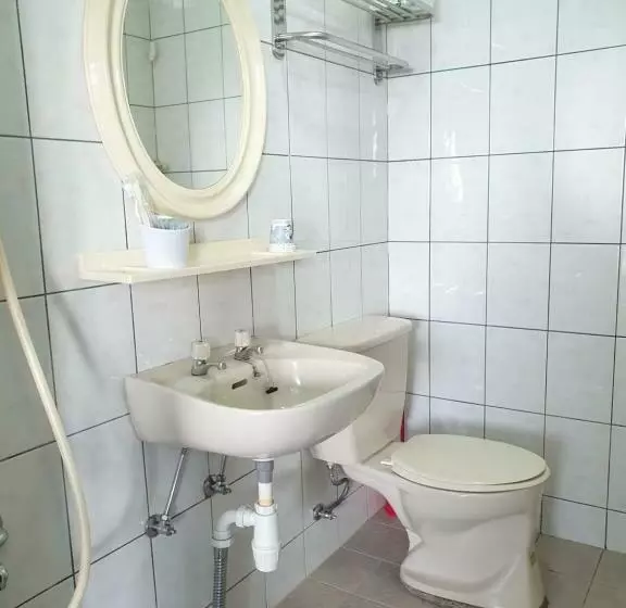 اتاق استاندارد چهار تخته با چشم‌انداز دریا, Ching Yue B&b