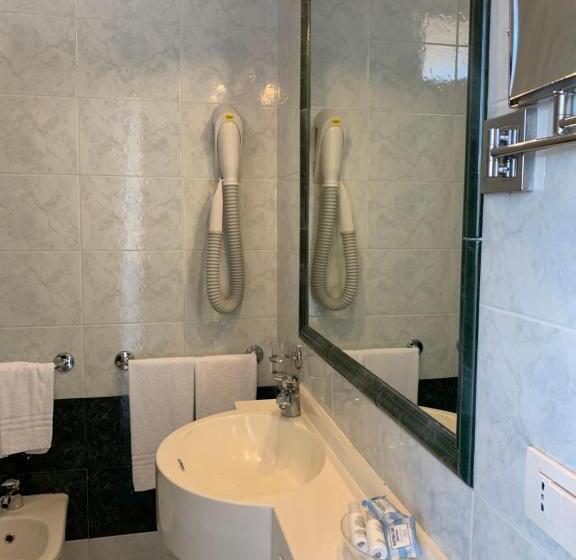 이코노미 룸, Bahia