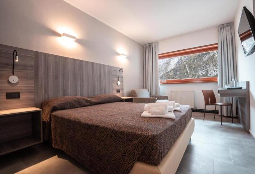 اتاق سوپریور سه تخته, Ciclamino