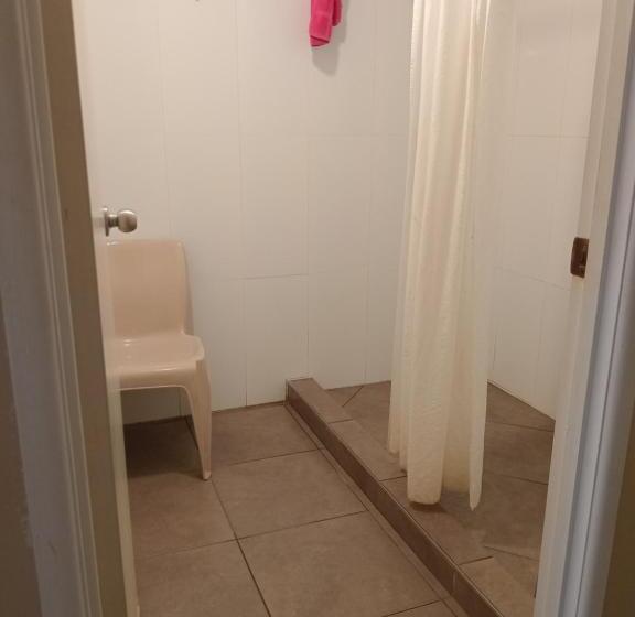 מיטה בחדר משותף, Hervey Bay Flashpackers