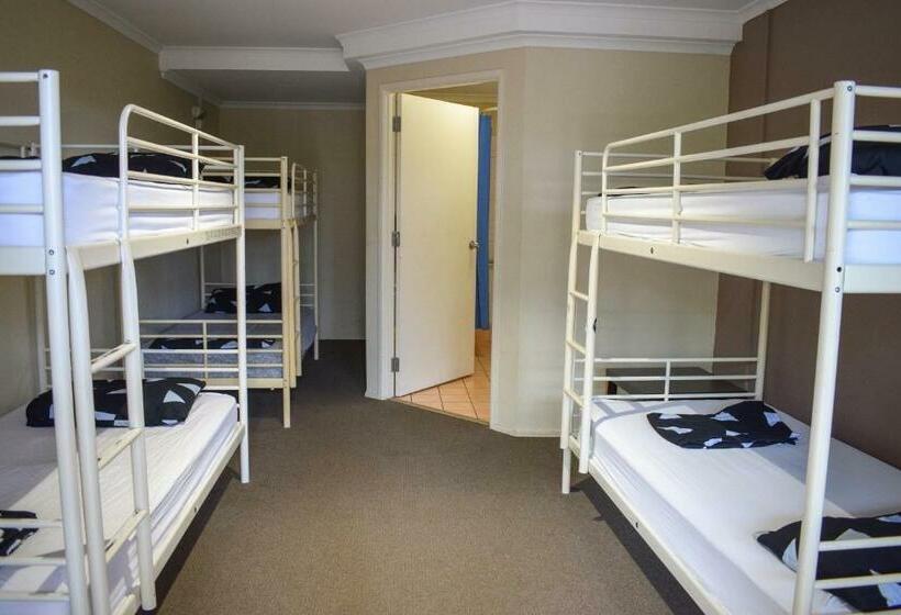 מיטה בחדר משותף, Hervey Bay Flashpackers