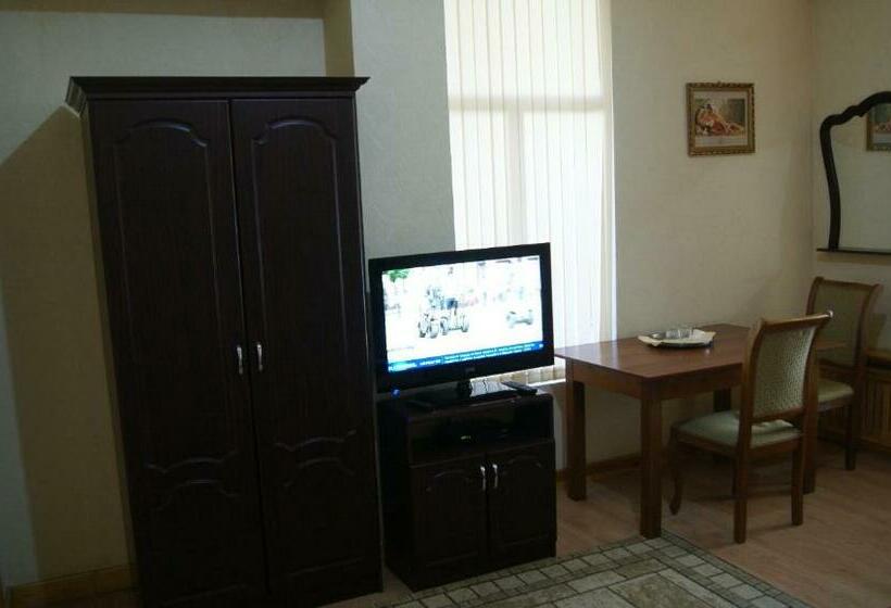 غرفة قياسية, Latif Samarkand