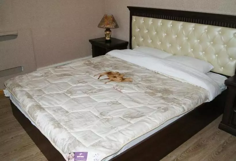 Quarto Quadruplo Estandar Banheiro Compartilhado, Latif Samarkand