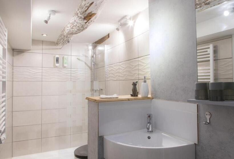 스탠다드 룸, Les Portails Bleus