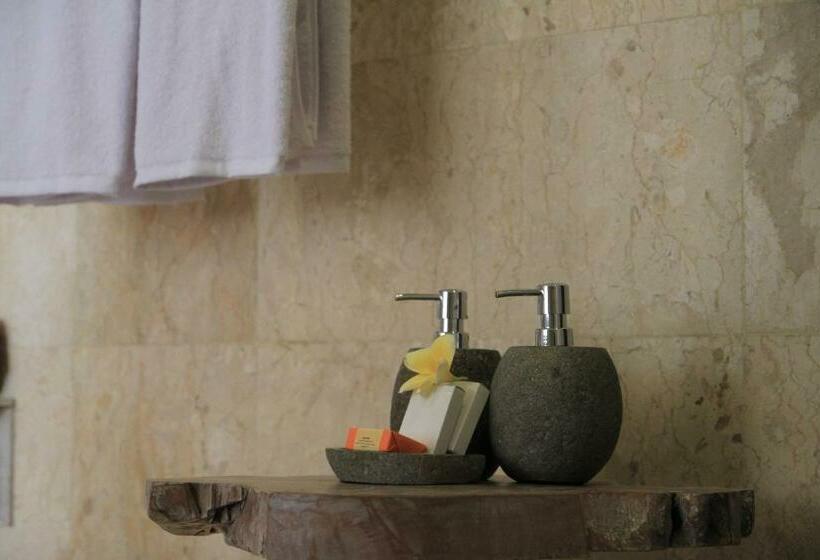 バルコニー付きデラックスルーム, The Alena Resort A Pramana Experience