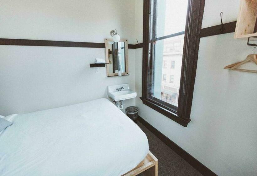 Номер Стандарт Совместная Ванная, The Society