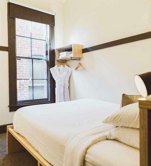 Номер Стандарт Совместная Ванная, The Society