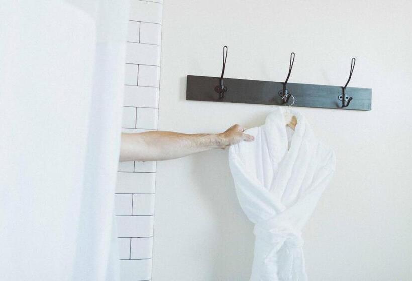 Люкс Кровать Кинг, The Society