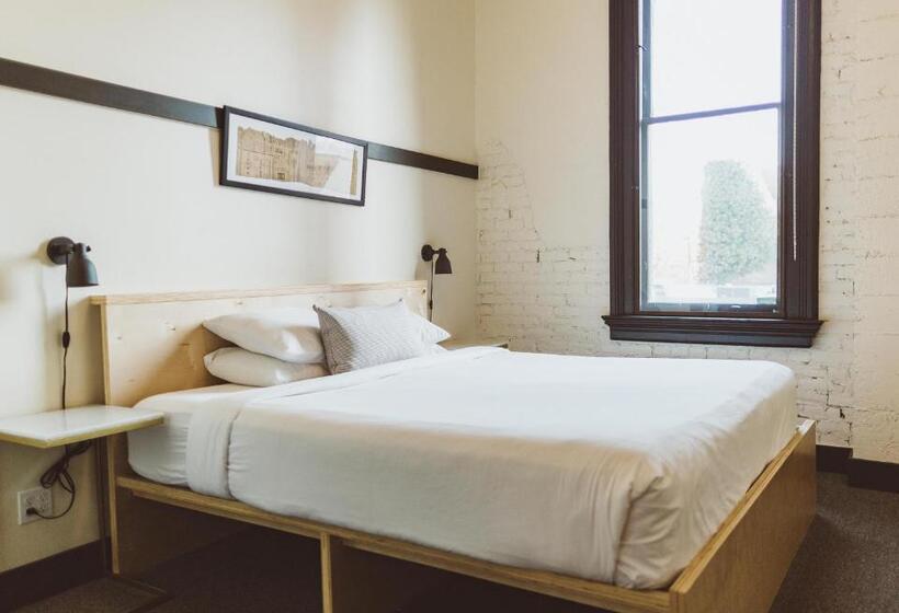 Люкс Кровать Кинг, The Society