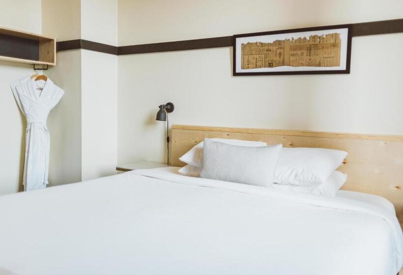 Люкс Кровать Кинг, The Society