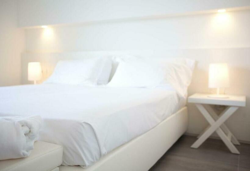 コンフォートトリプルルーム, Villa Del Mare Spa Resort