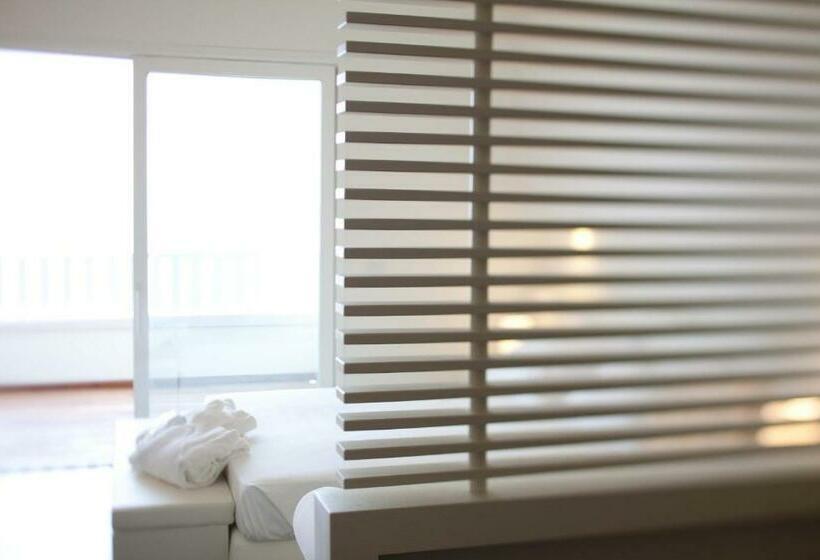 スーペリアトリプルルーム, Villa Del Mare Spa Resort